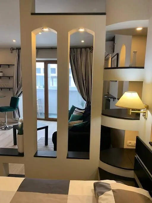Wonderful University Studio Bucureşti