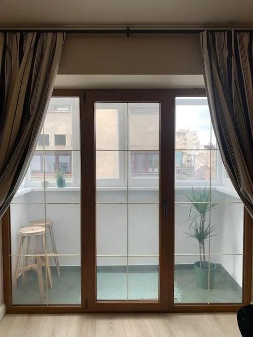 Wonderful University Studio Βουκουρέστι 0*,